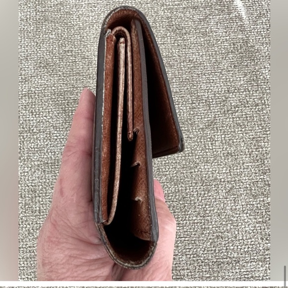 AUTHENTIC LV MONO SARAH WALLET - Picture 12 of 14